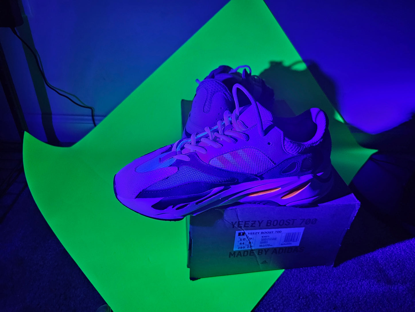 Yeezy Boost 700 Wave Runner - Size 10M - OG All - UV Authenticated - 🔥