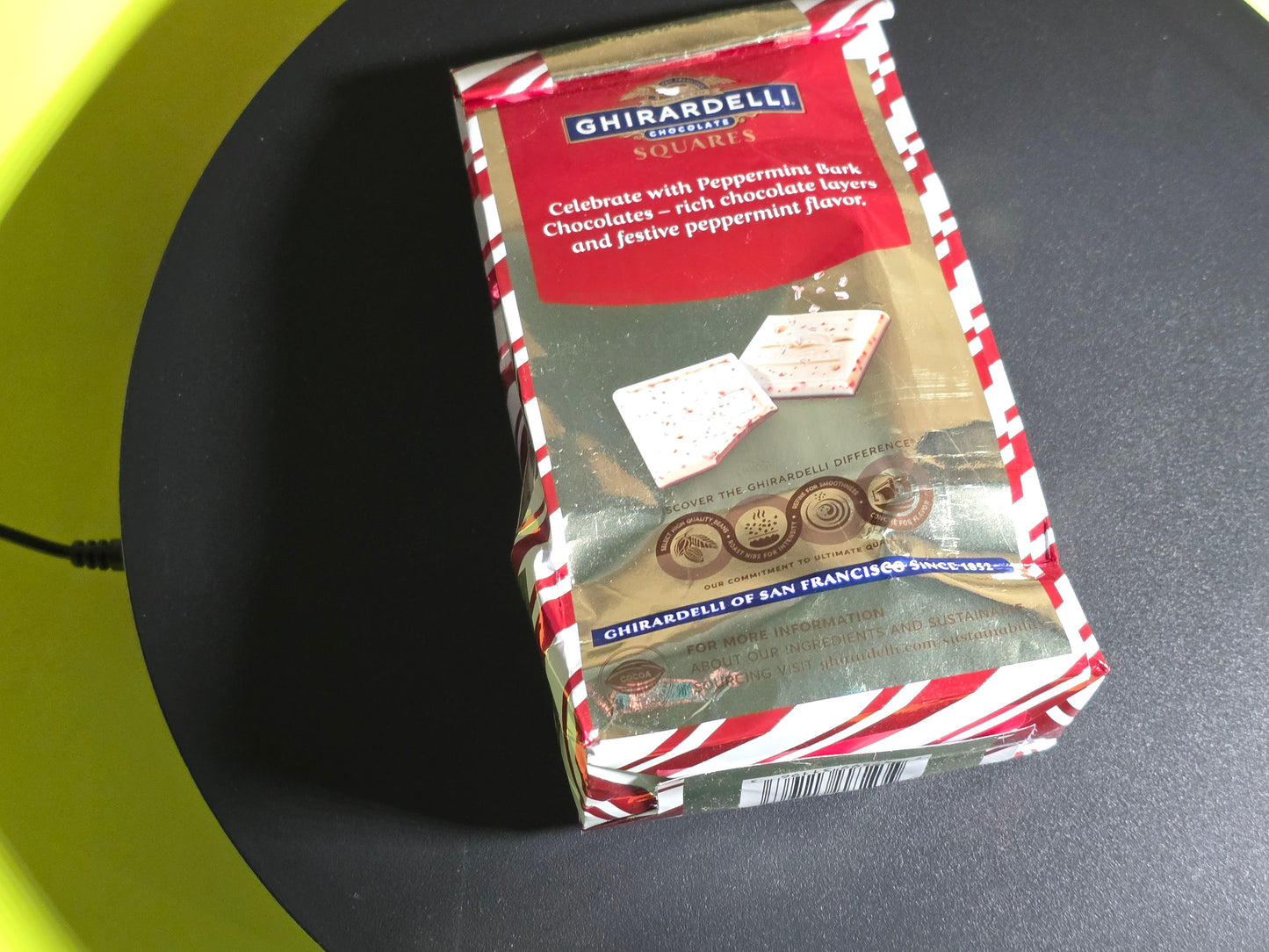 🎄 Ghirardelli Peppermint Bark Squares – 4.57 oz – Exp 07/31/2025 – NEW
