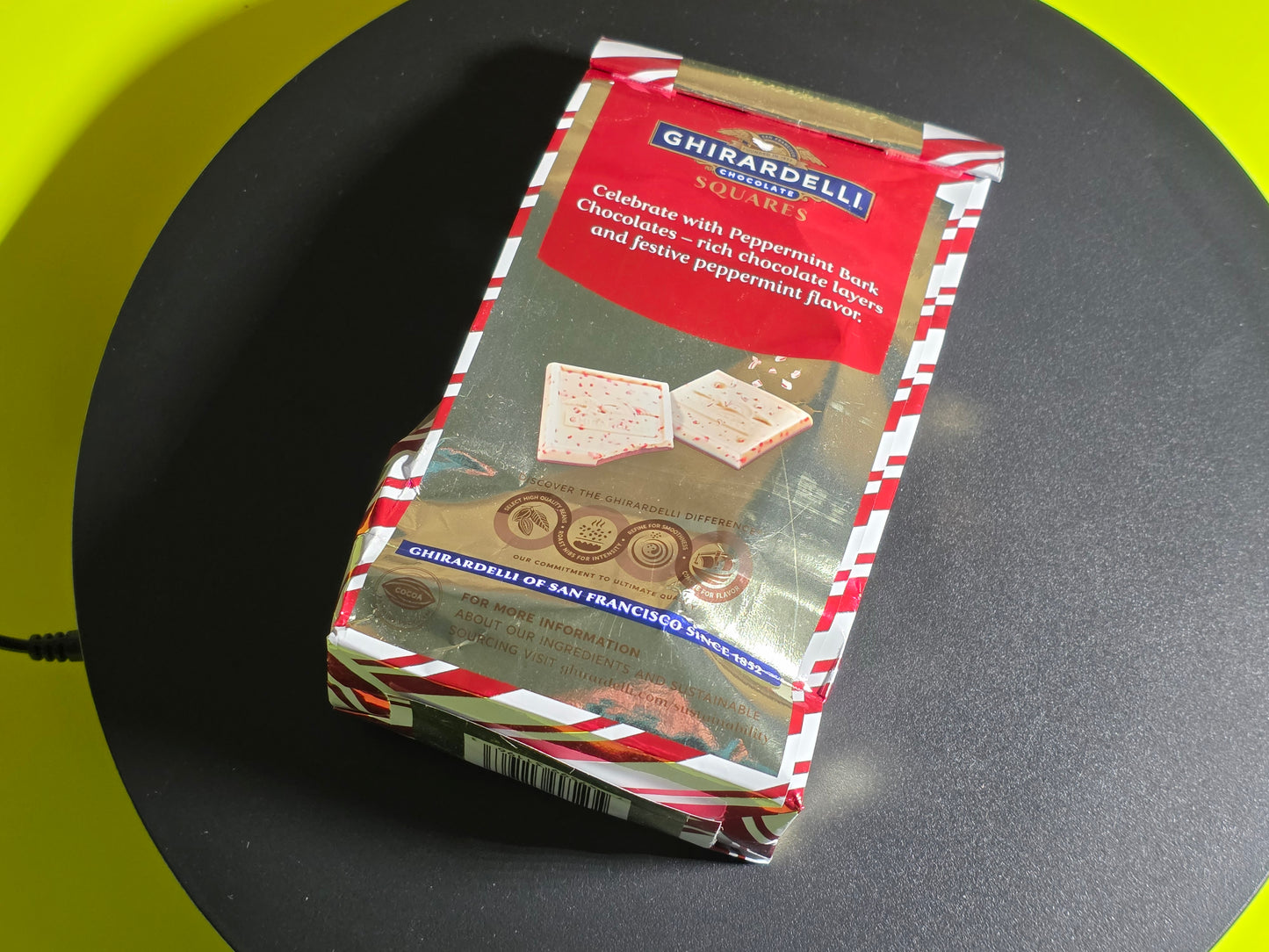 🎄 Ghirardelli Peppermint Bark Squares – 4.57 oz – Exp 07/31/2025 – NEW
