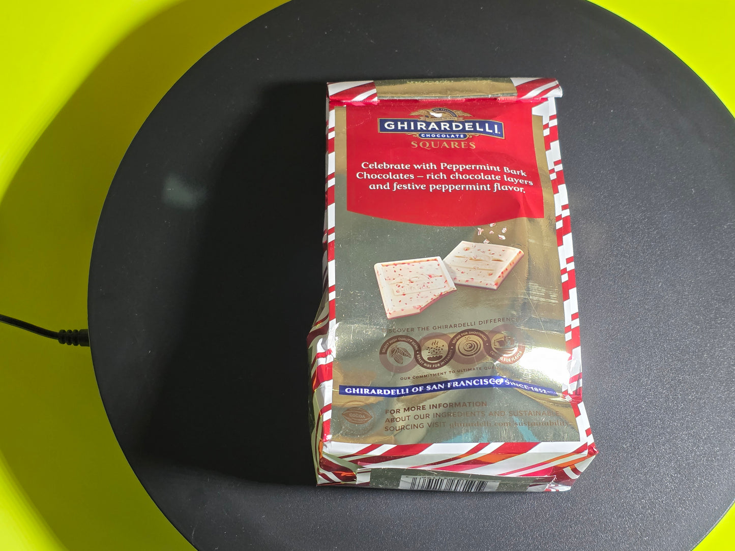 🎄 Ghirardelli Peppermint Bark Squares – 4.57 oz – Exp 07/31/2025 – NEW