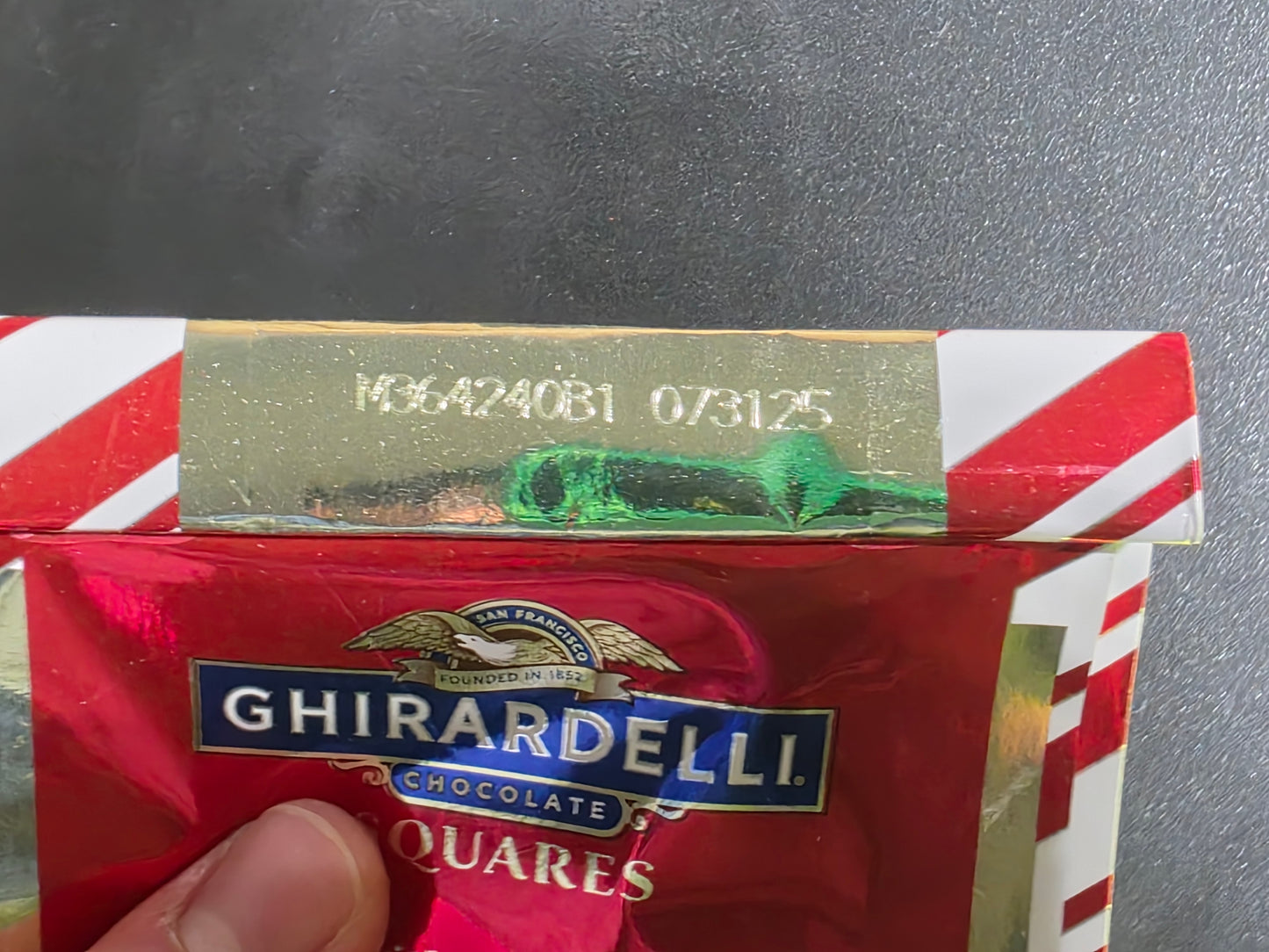 🎄 Ghirardelli Peppermint Bark Squares – 4.57 oz – Exp 07/31/2025 – NEW